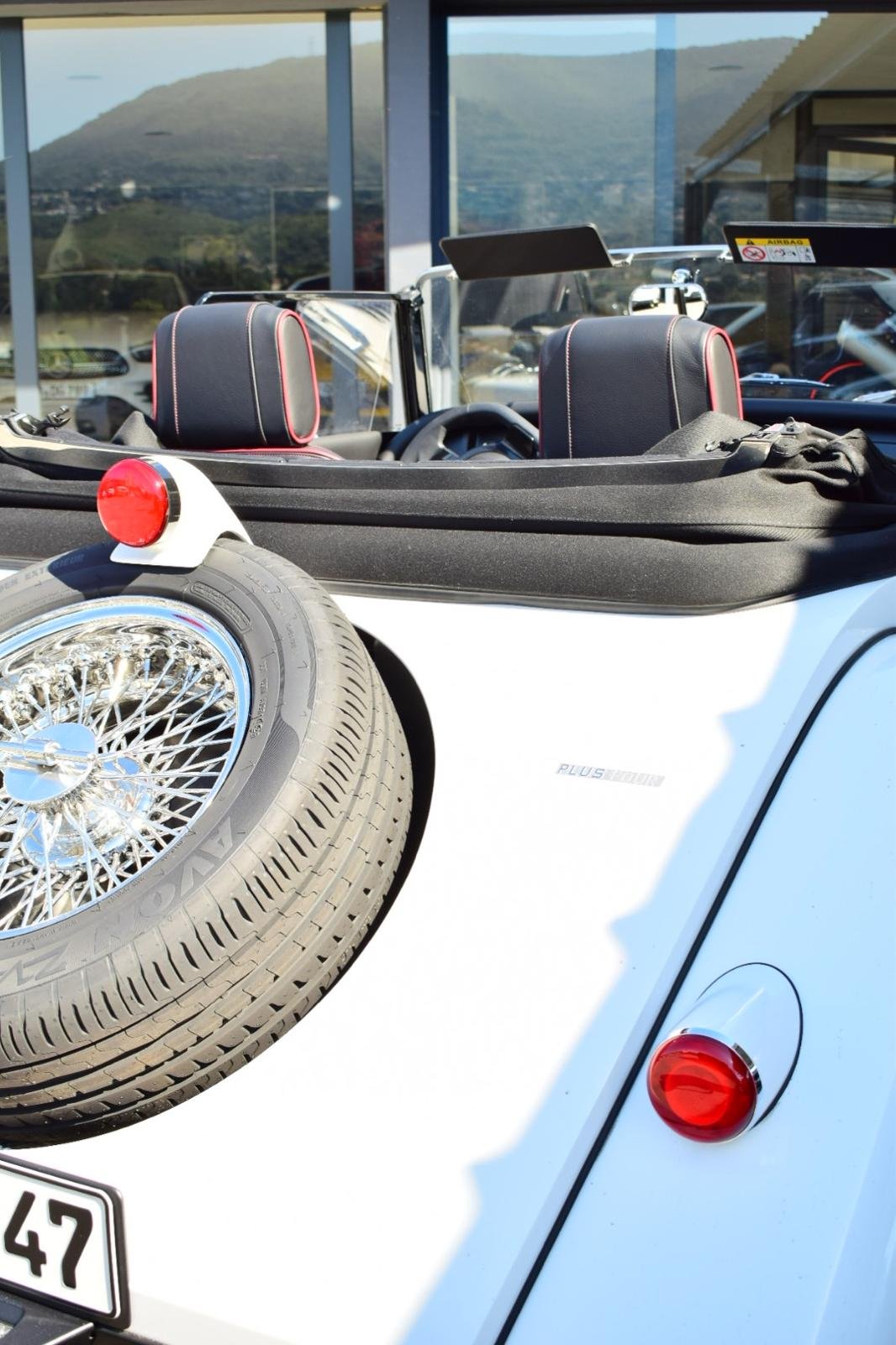 Morgan Plus 4 — photo 2